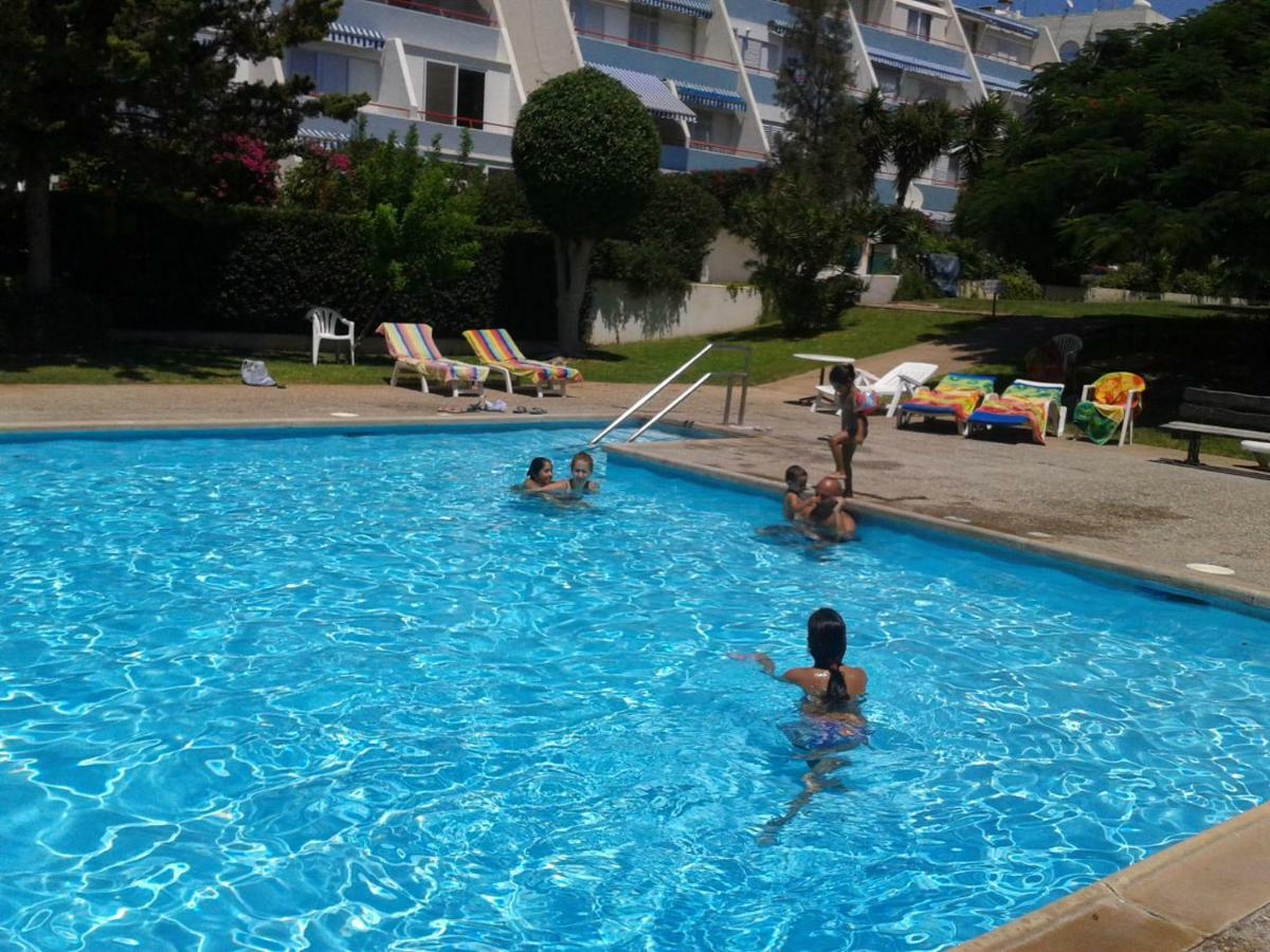 Amathusia Beach Apartment Lemesós Eksteriør bilde