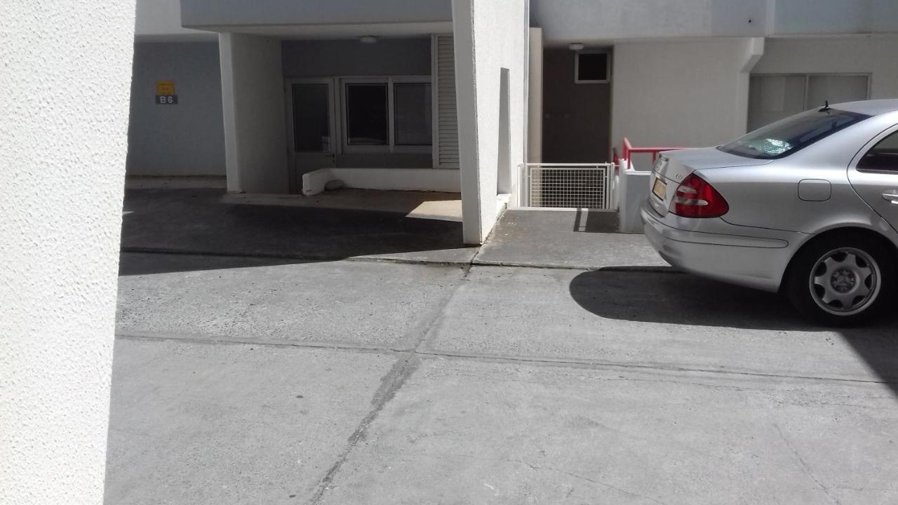 Amathusia Beach Apartment Lemesós Eksteriør bilde